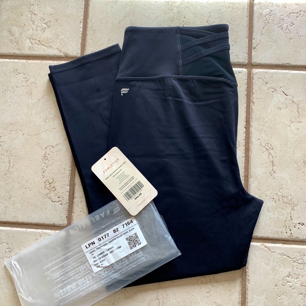 Fabletics Trinity High-Waist Pocket Capri Black XL